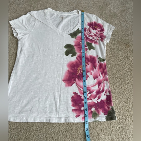 St John’s Bay - Set of 2 - T Shirts - Tops - Size: Medium - V-Neck - Picture 5 of 11